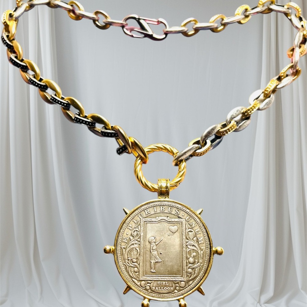 BN Chunky Mixed Link metal textured chain with medallion Coin